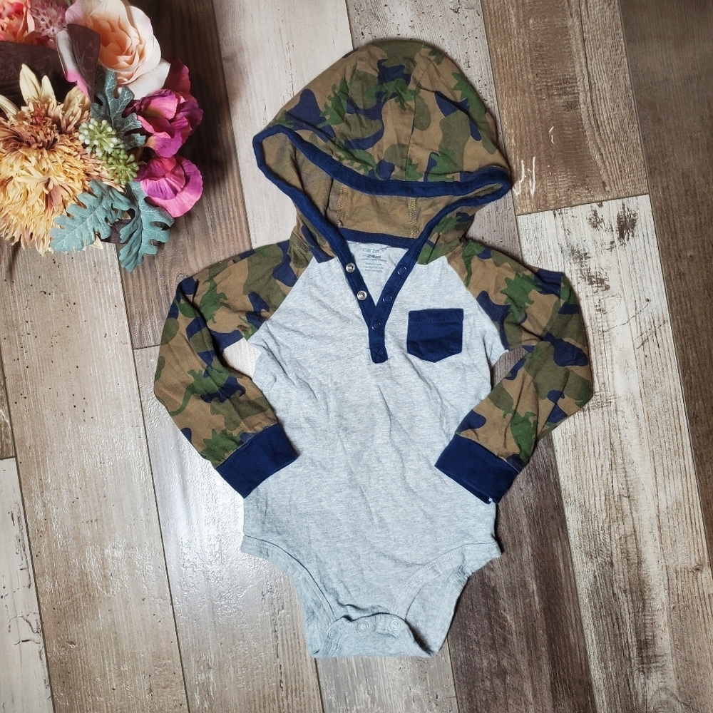Carter's Size 24m 100% Cotton Baby Toddler Boy Long Sleeve Hooded Bodysuit EUC